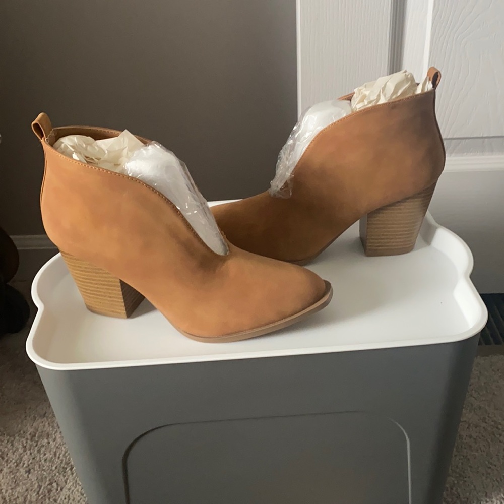 Qupid Tan Booties